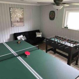 Farmhouse with game room, fire pit and creek, hotell i Johnson City
