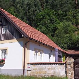 Hlučov Lesní Chalupa, hotel a Kokořín