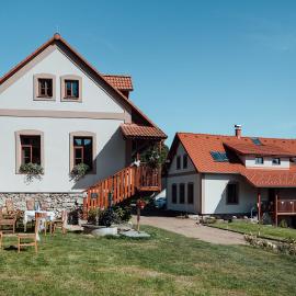 U nás ve Lhotě - nově i horký sud s jacuzzi