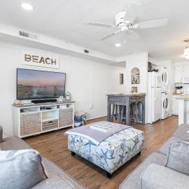Ocean Block Condo 100 Steps From the Beach