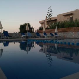Gerona Mare Apartments, hotel din Gerani Chanion