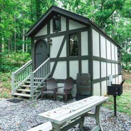 Tiny Home Cottage Near the Smokies #10 Helena, Hotel in Sevierville