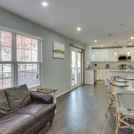 8 Mi to National Mall: Quiet Cheverly Apt