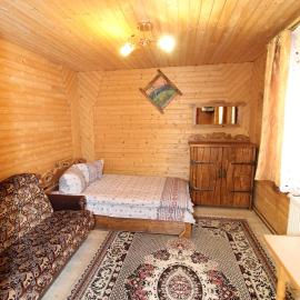 Садиба "Svitlana", hotel in Yablunytsya