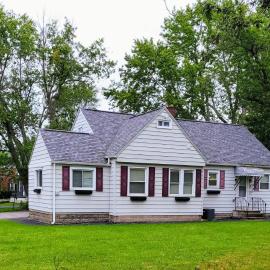 Big new house with huge parking, ξενοδοχείο σε West Seneca