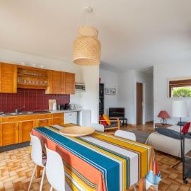 Maison 6 pers. à Mimizan, bord de courant, forêt et océan, 3 étoiles, tout confort, ménage inclus - FR-1-50-80, hotel in Mimizan