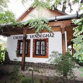 Cserhát Guesthouse, khách sạn ở Felsőtold