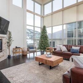 The Lofts #9d - Right by Ski Lifts With Private Hot Tub: Brian Head şehrinde bir otel