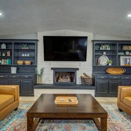 Entire Cozy Getaway with Pool, hotel u gradu Norman