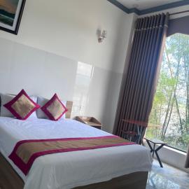 Lak village, hotel em Lien Son
