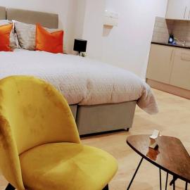 Market Haven Kingsize Studios Town Centre with Netflix, Business & Leisure travellers, multiple units available, hotel u gradu Northempton