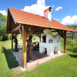 Toldi Vendégház: Felsőtold şehrinde bir otel