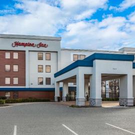 Hampton Inn Linden，林登的飯店