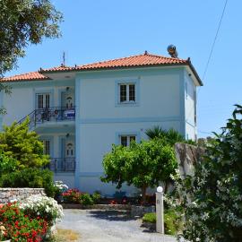 Troumpas Family Rooms & Apartments, hotel sa Leonidion