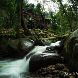 บ้านเคียงธาร โฮมสเตย์ แม่แมะ Cascade Lodge Homestay, hotel in Amphoe Chiang Dao