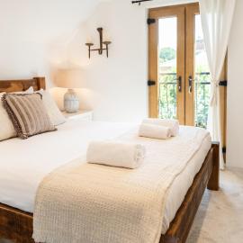 Beautiful Village Cottage, Woburn, hotelli kohteessa Woburn