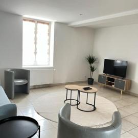 Le Brèche, appartement spacieux, Orléans Sud, hotelli kohteessa Orléans