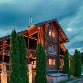 Szent Orbán Erdei Wellness Hotel és Residence, hotel v mestu Kóspallag