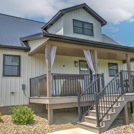 Premier Cottages by Amish Country Lodging, хотел в Берлин