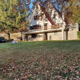 Chalet Edelweiss Marsia-Tagliacozzo 1500mt, хотел в Marsia