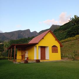 chale 2 canto das montanhas, hotel in Alto Caparao