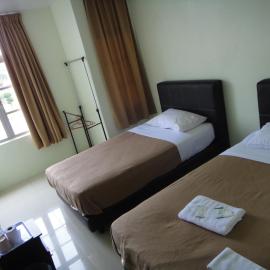 Mines Inn Hotel, хотел в Гуа Мусанг