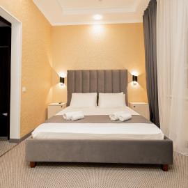 "Rush Hotel"