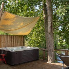 Camping du Château Vert, hotel u gradu 'Hondainville'