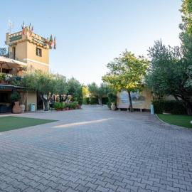Heliopolis Camping & Village, hotel din Pineto