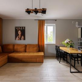 Таун Тераса 2 поверхи, hotel in Chernivtsi