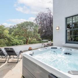 Stunning Dalchenna w/hot tub & huge garden、スターリングのホテル