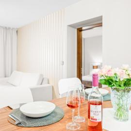 Prostorný dvoupokojový apartmán 52m2