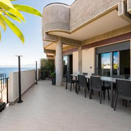 Attico Panoramico - luxury base for Aeolian Islands, hotel a Milazzo