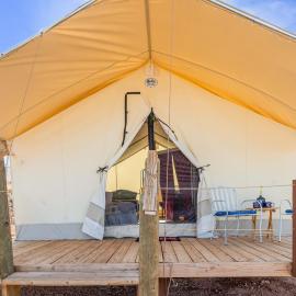 Tombstone History & Cozy Cabin Glamping Stay, hotel sa Tombstone