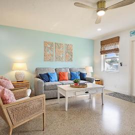 Tropical Escape near Beach! Tons of parking!