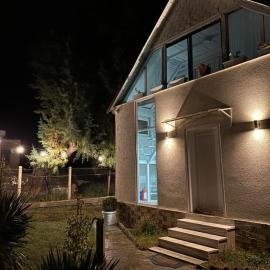 White Villa, hotel in Baks-Rrjoll