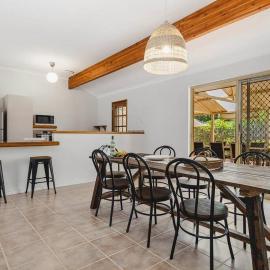 Light & Bright Pet Friendly Beachside Haven in Old Dawesville