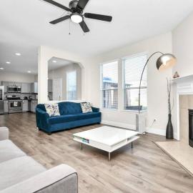 Tranquil 4-BR Oasis With Pool & Backyard Bliss!, Hotel in Cypress