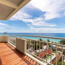 Waterfront Suites Phuket by Centara NEW, hotel em Phuket