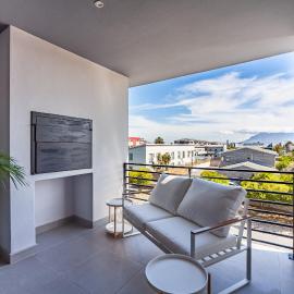 Chic Modern 2 bedroom beachfront with views, 6 Blue Tides