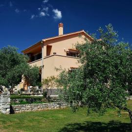 House ALEXANDRA in Nerezine in a quiet location on Losinj island, hotel in Nerezine