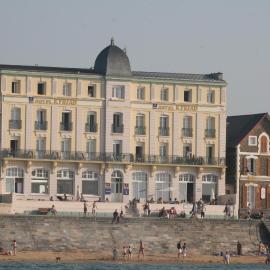 Hotel Kyriad Saint Malo Centre Plage, hotel a Saint Malo