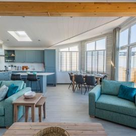 Gull Rocks Beach Lodges, hotel en Cubert
