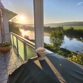 Haus an der Weser Ferienwohnung: Brevörde şehrinde bir otel