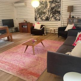 Lorne Groovy Ocean View Log House, Pet Friendly, FREE WIFI wine & chocolates kangaroos in the evening, hotel di Lorne