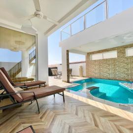 R61 Sunset Chalet, готель у місті Muntarib