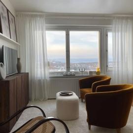 Top floor apt with stunning view, hotel din Söderby