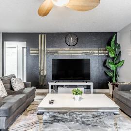 King Size Bed Bungalow with a Gym in Indianapolis, hotelli kohteessa Indianapolis
