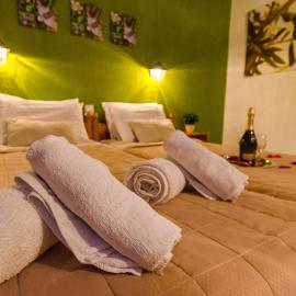 Olive Grove Studios, hotel in Megali Ammos