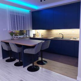 Bee Happy Apartament Wrzesnia ll, hotel in Września